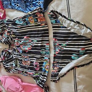 12 piece Bundle:  Bathing Suit ALL 12 Pieces.  Women's Small/Medium.